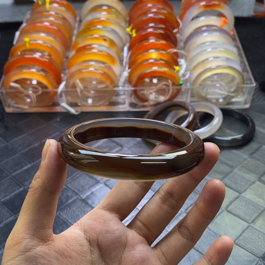 手镯玛瑙/玉髓未镶嵌