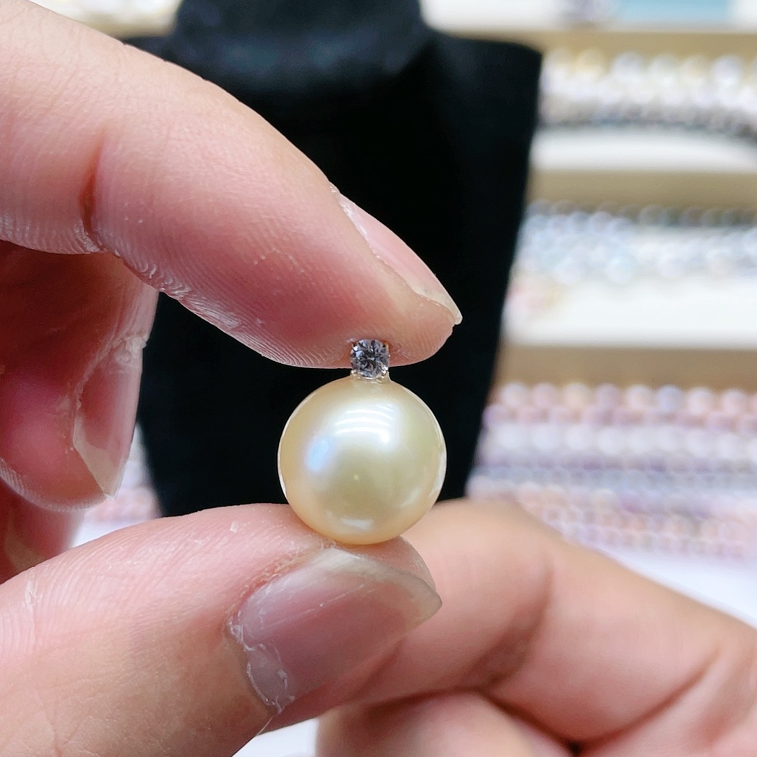 海水珍珠颈饰18K金镶嵌