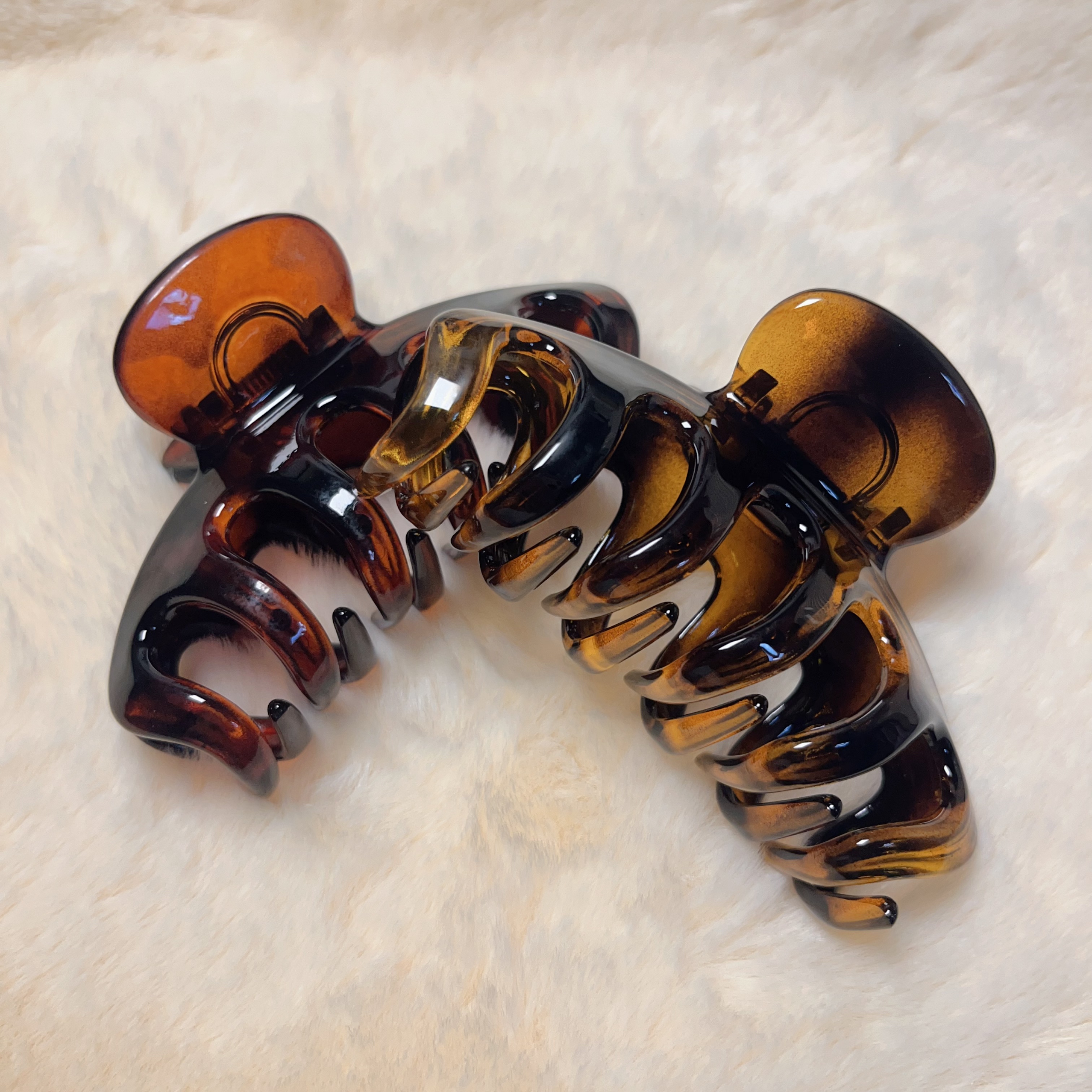 高级感亮面盘发鲨鱼夹发量多法式发夹后脑勺抓夹大号夹子头饰