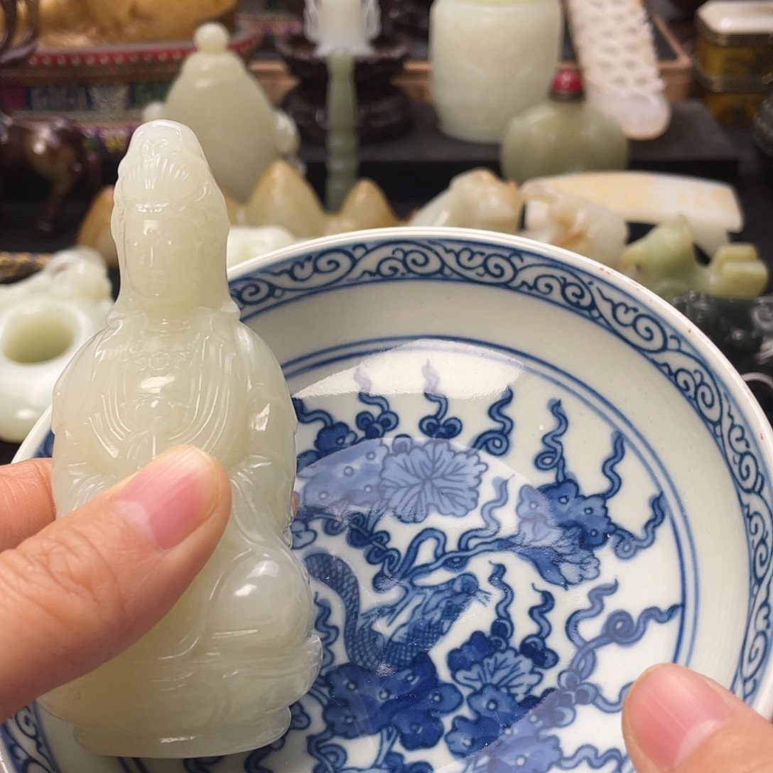 勇***瓷片新号开播磁盘一个摆件