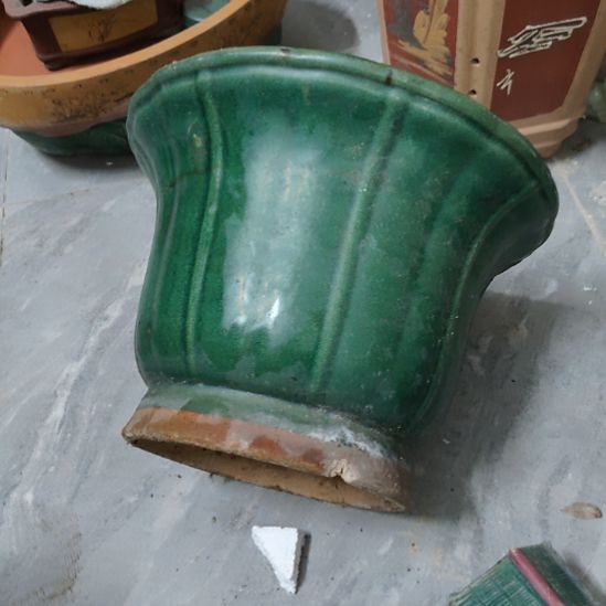 叶***石湾公仔花盆一个