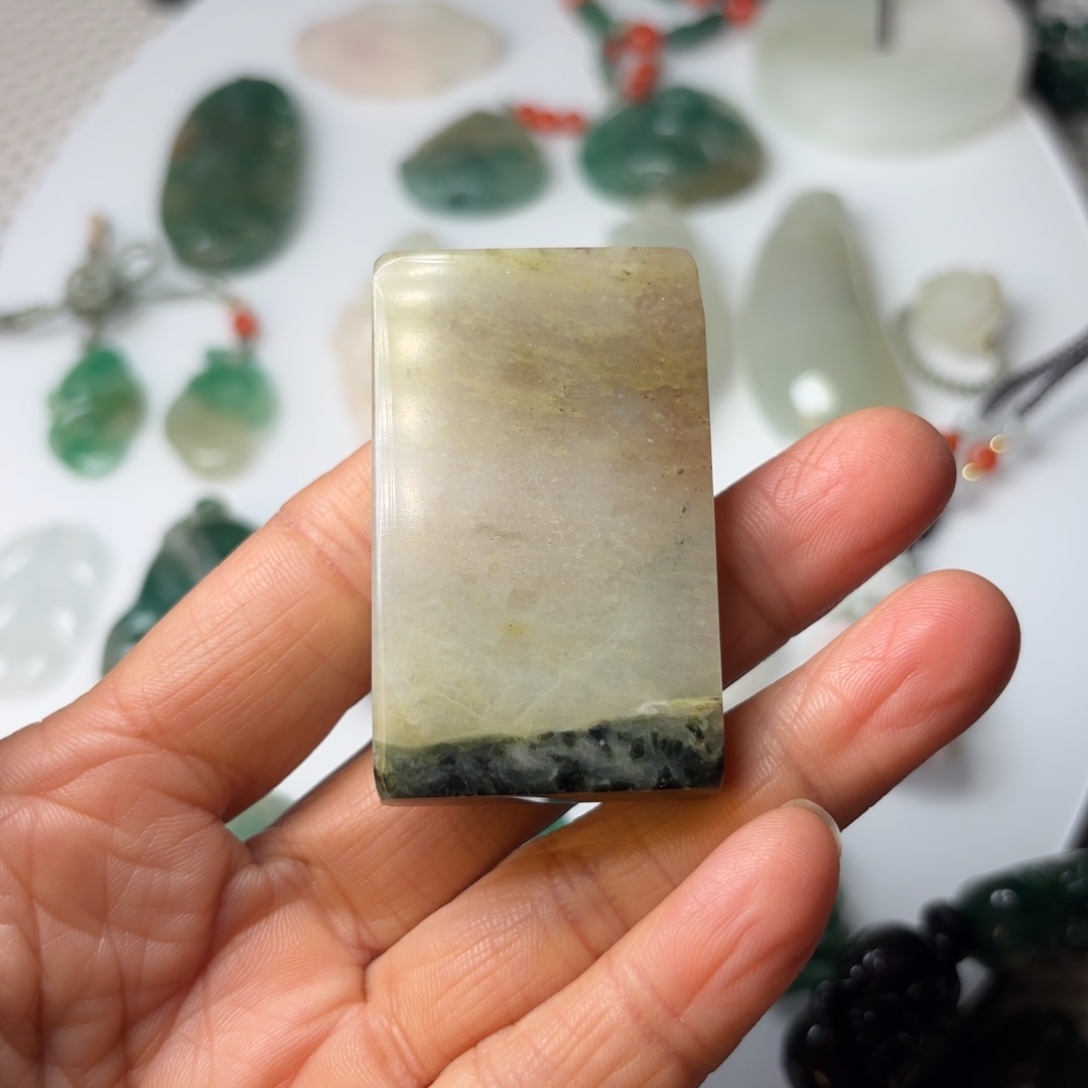 独山玉未镶嵌颈饰独玉平安牌