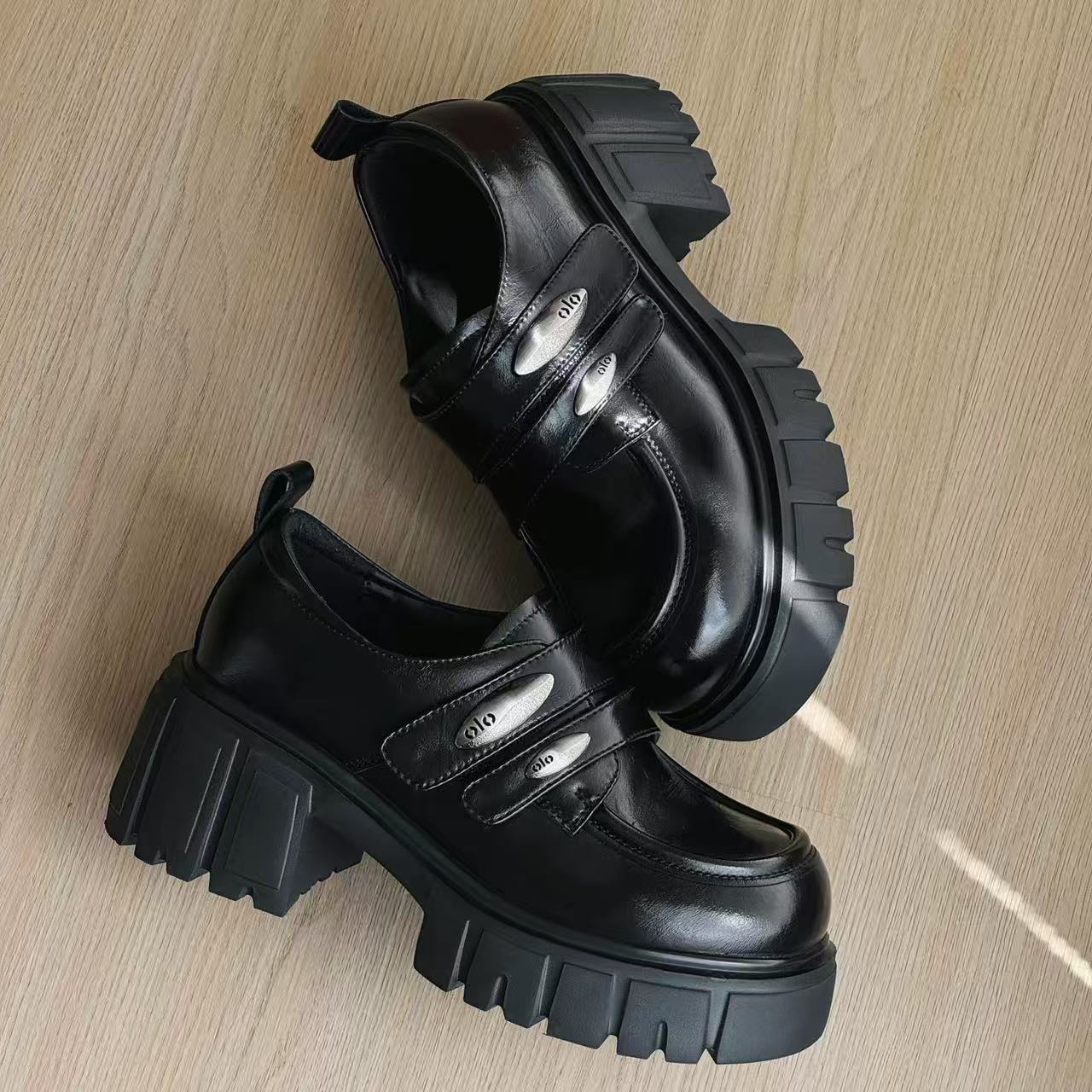 C9574   黑色  时尚厚底魔术贴2025新款圆头深口女士乐福鞋