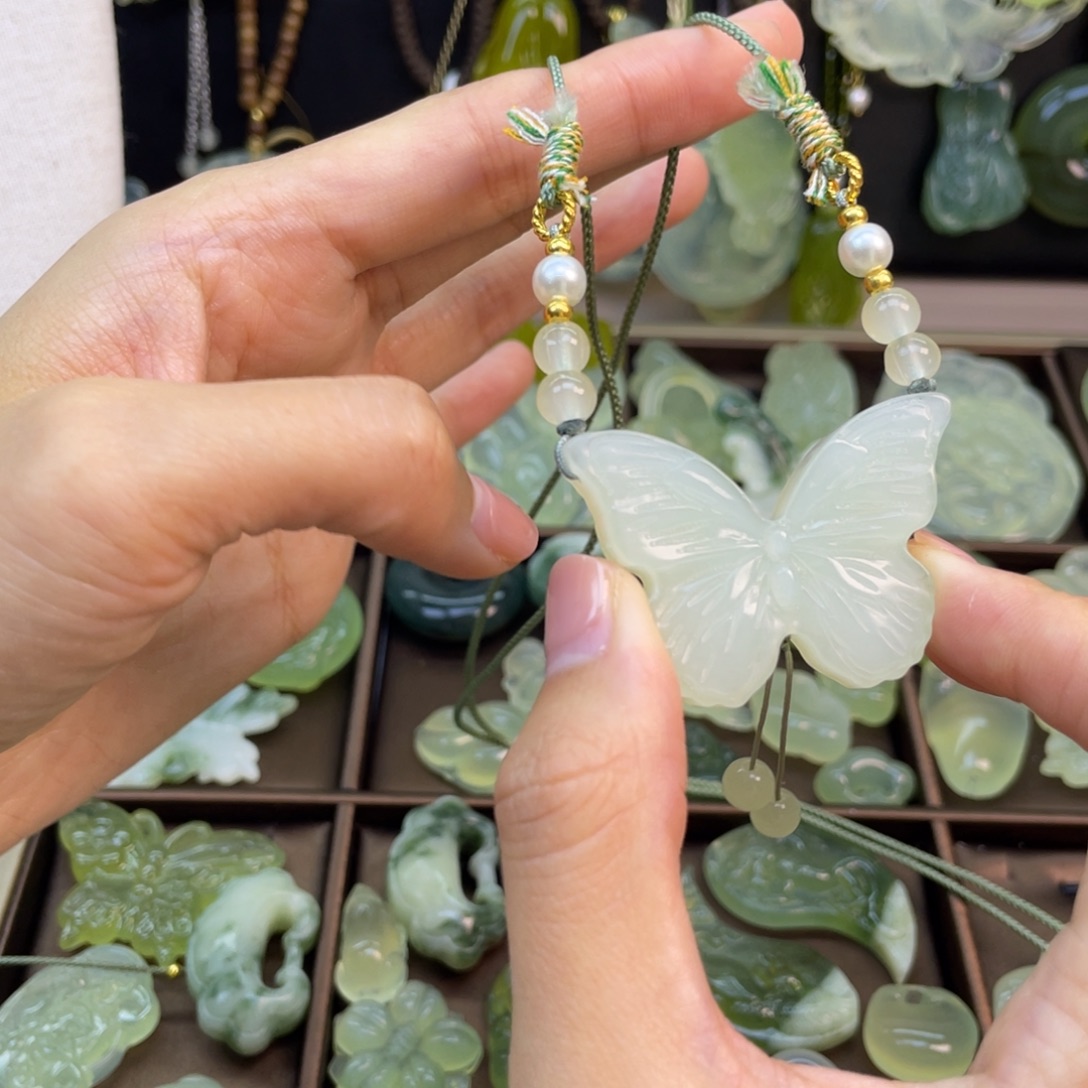 蛇纹石玉未镶嵌项链