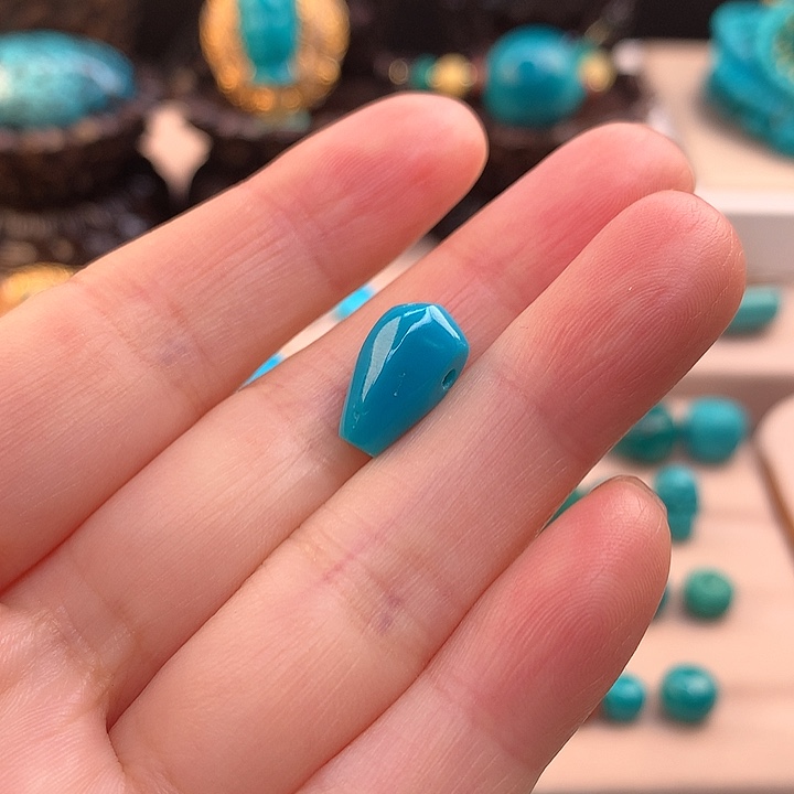 绿松石配饰未镶嵌