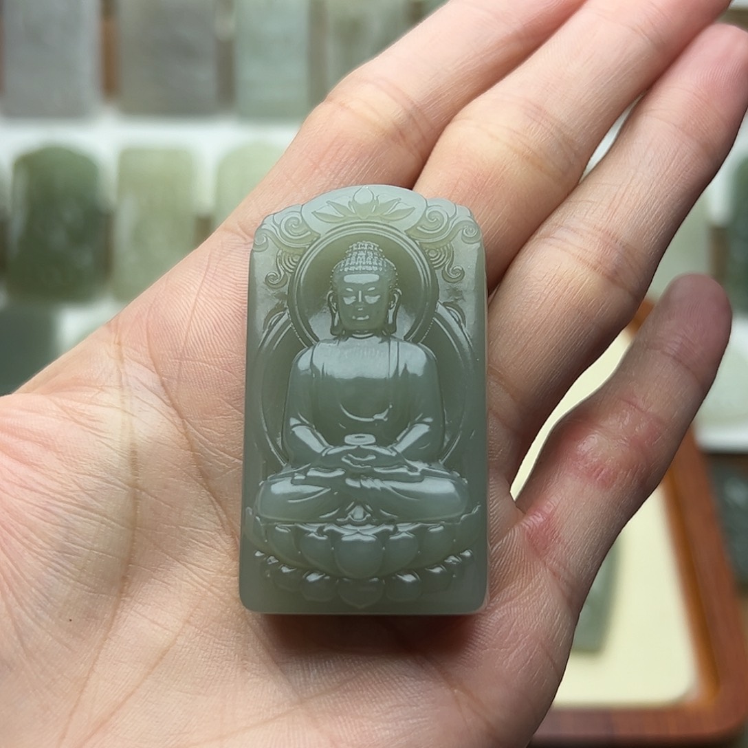 桃***：和田玉未镶嵌颈饰