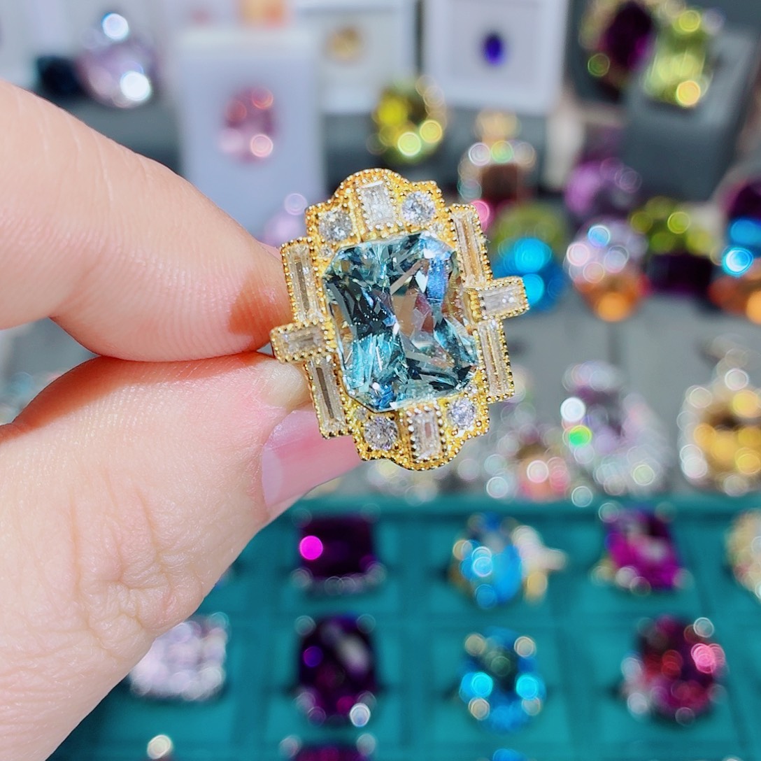 银S925镶嵌托帕石戒指