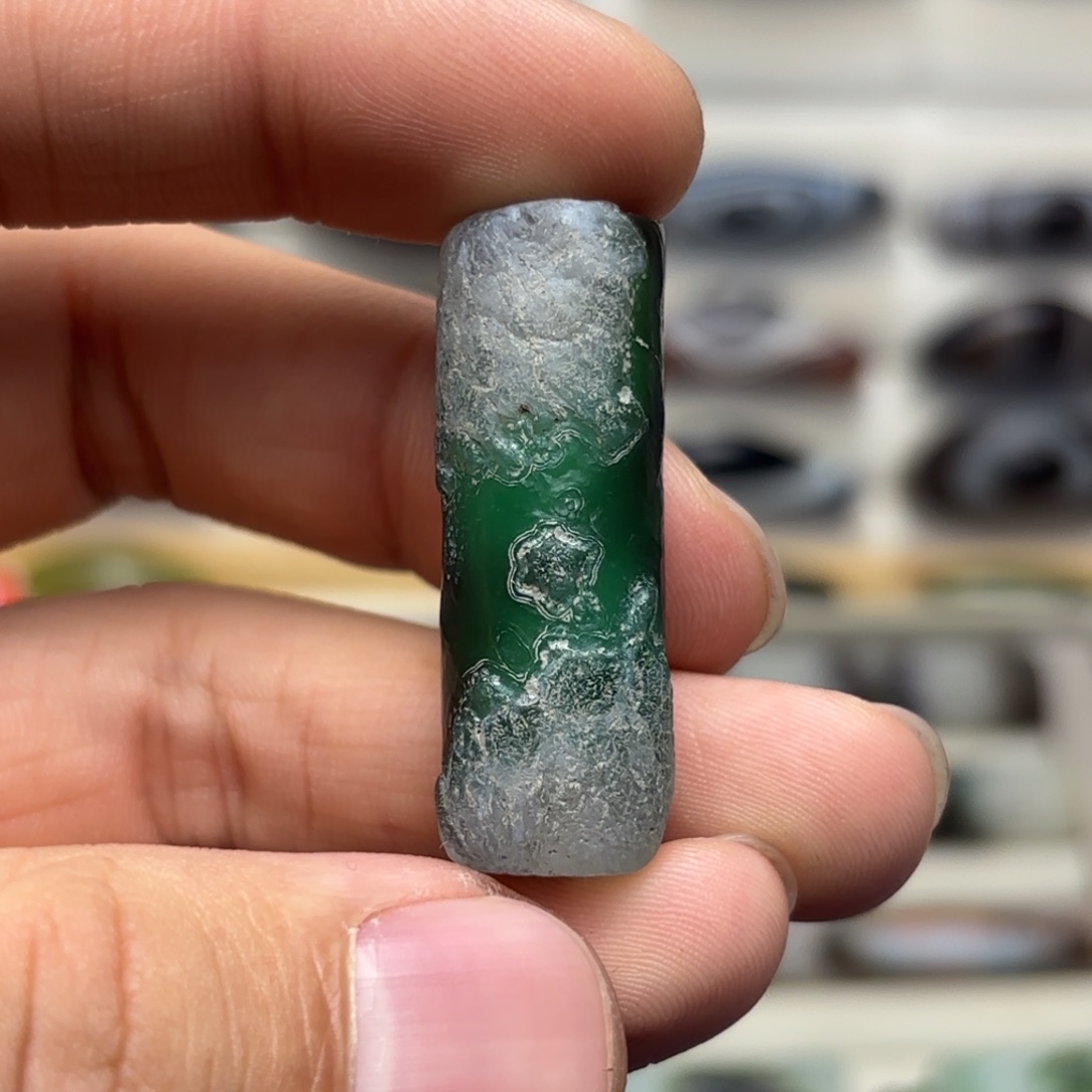 抖***8玛瑙/玉髓未镶嵌吊坠1