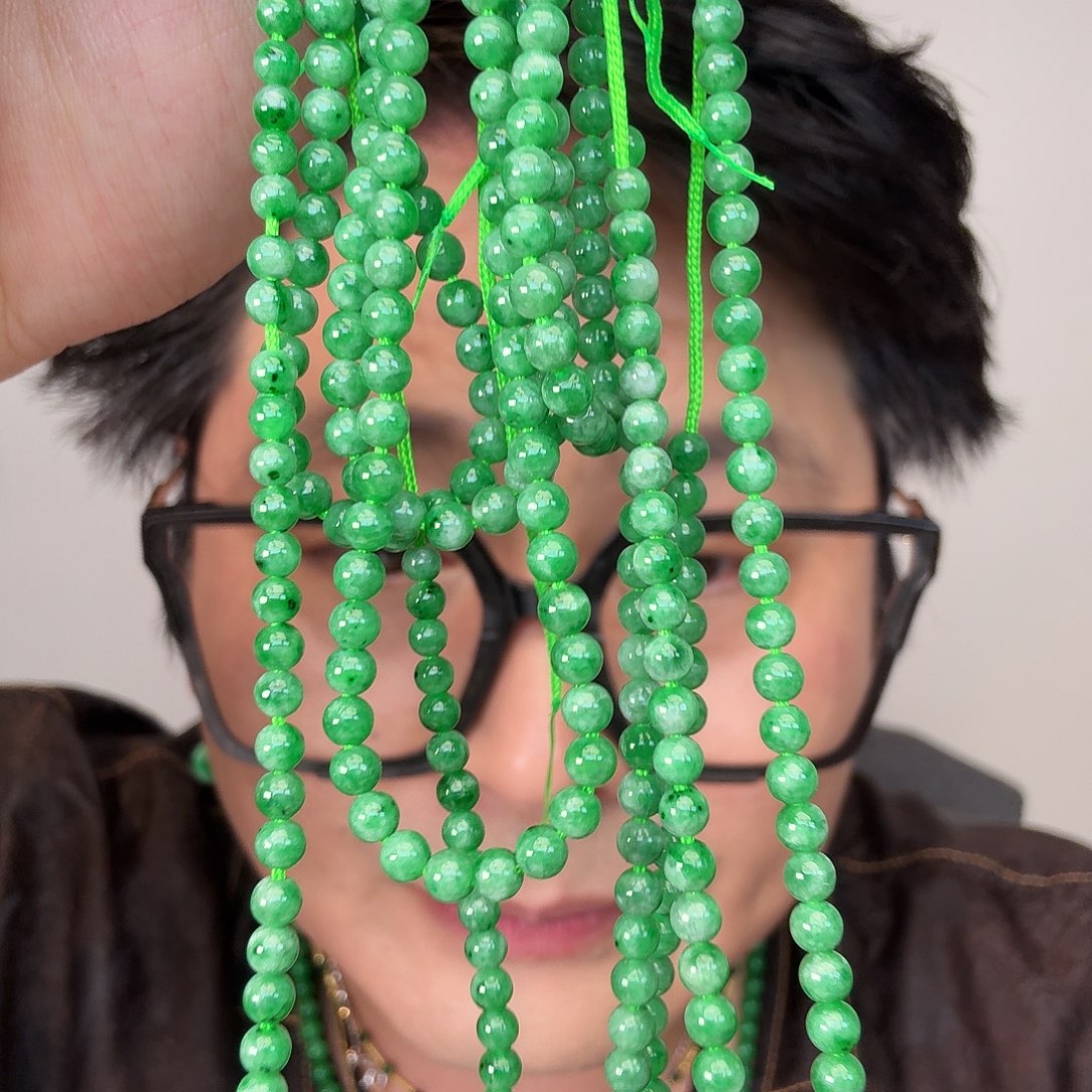 翡翠未镶嵌颈饰多样性一个