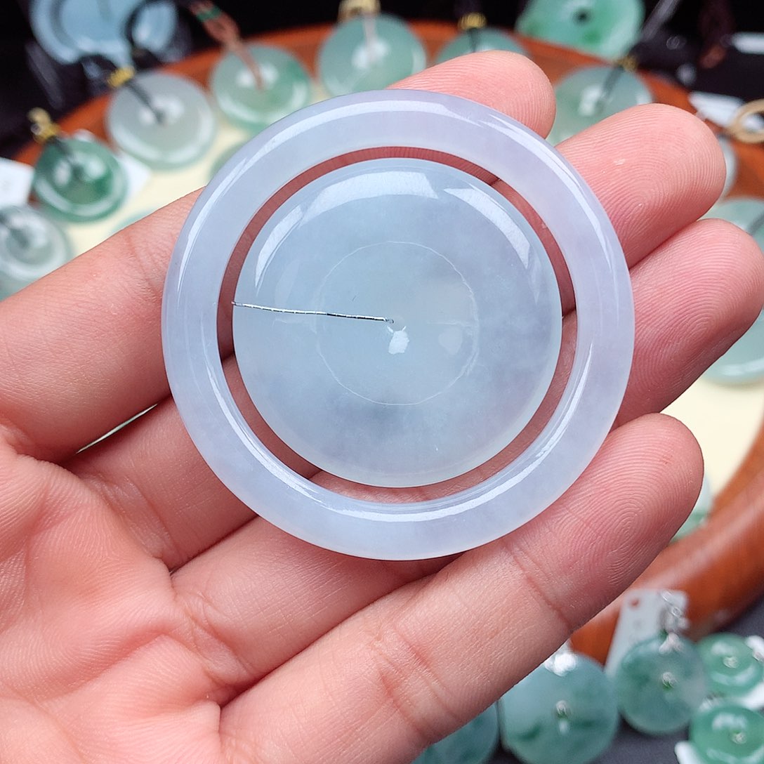 翡翠颈饰未镶嵌平安扣