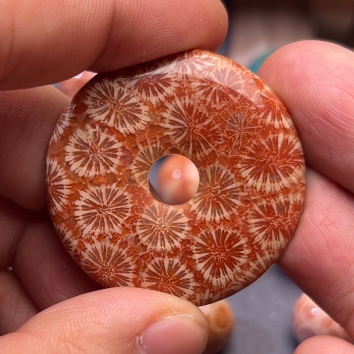 朗***悦玛瑙/玉髓未镶嵌平安扣硅化玉