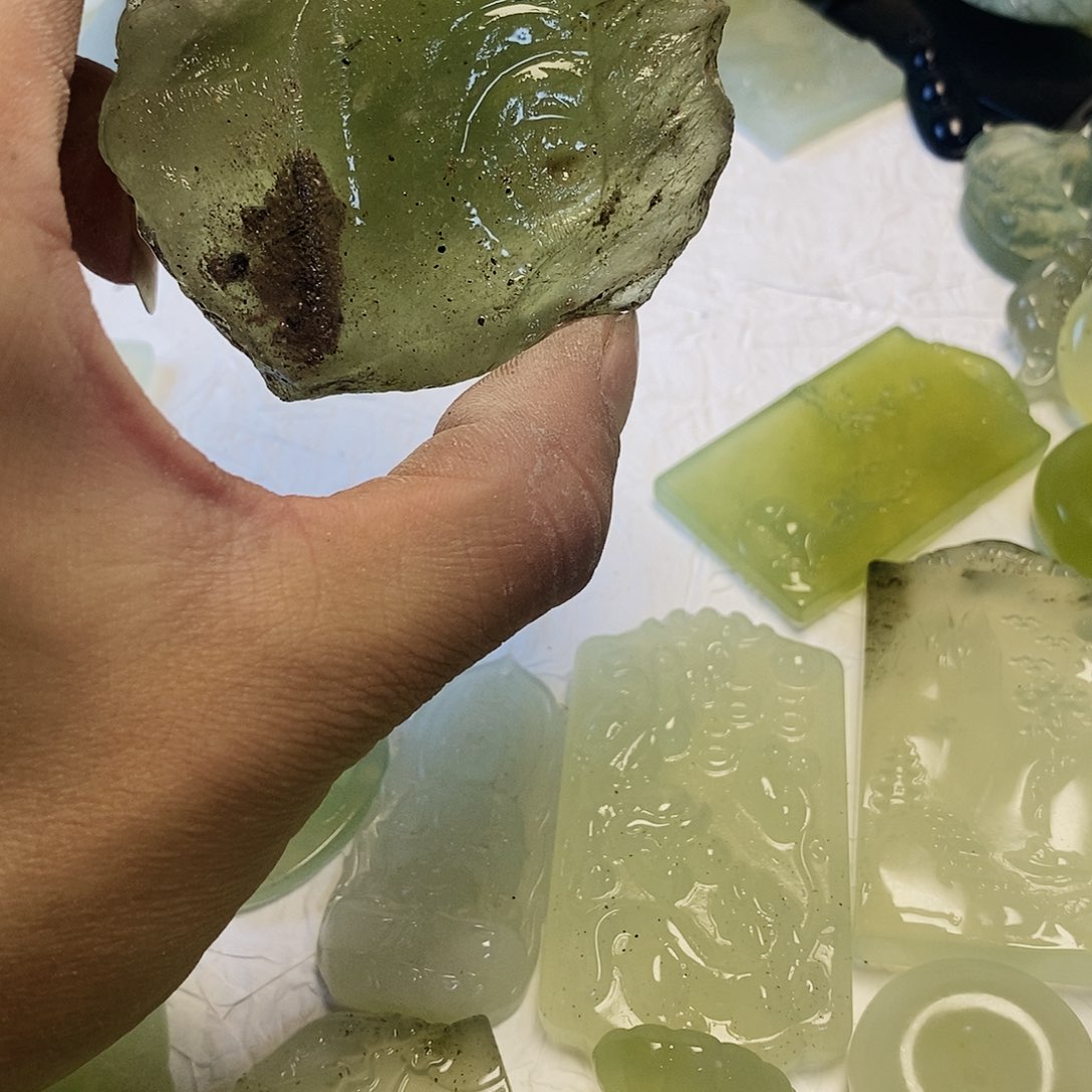 蛇纹石玉合金颈饰