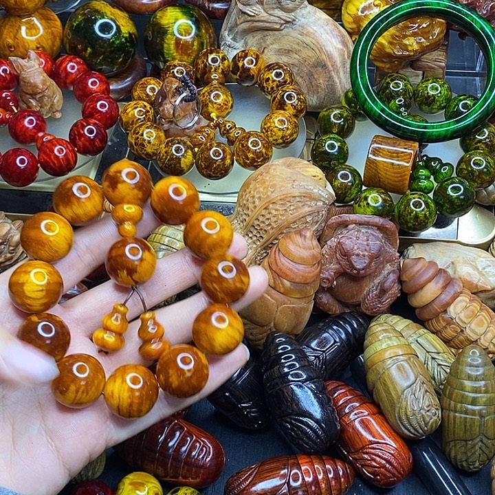 松木琥珀木文玩手串