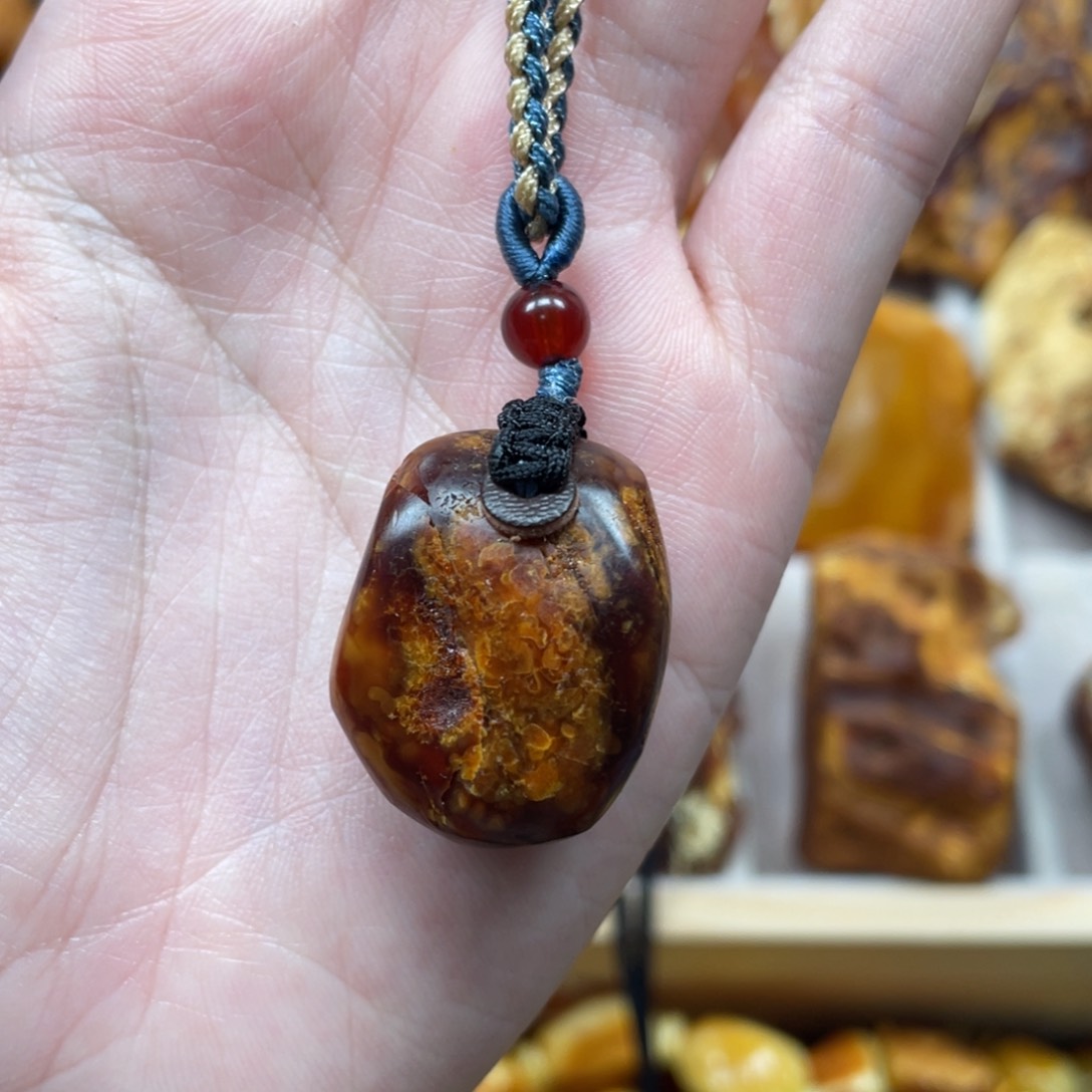 琥珀珠宝奇石未镶嵌