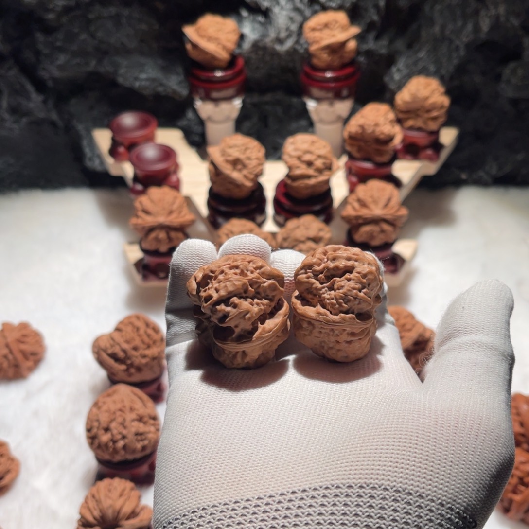 无***畏文玩核桃吊坠蛤蟆头核桃尺寸40