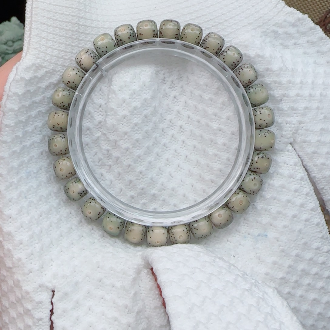 星月菩提手串绿包白大眼睛针尖星