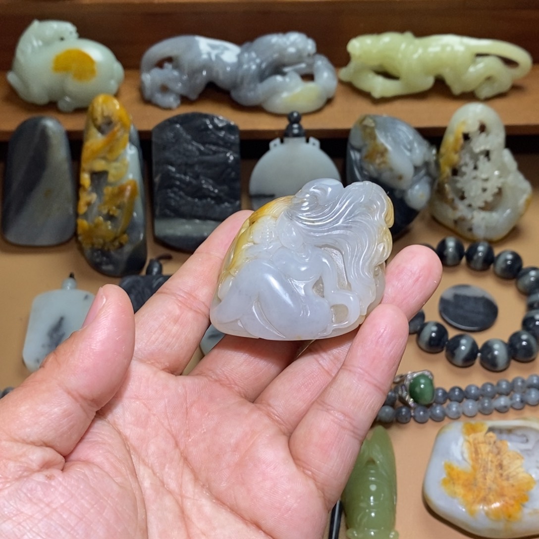 未镶嵌和田玉摆件