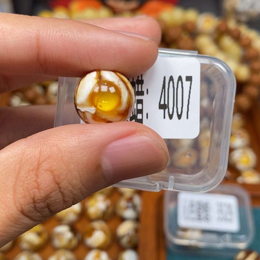 蜜蜡未镶嵌珠宝奇石4007