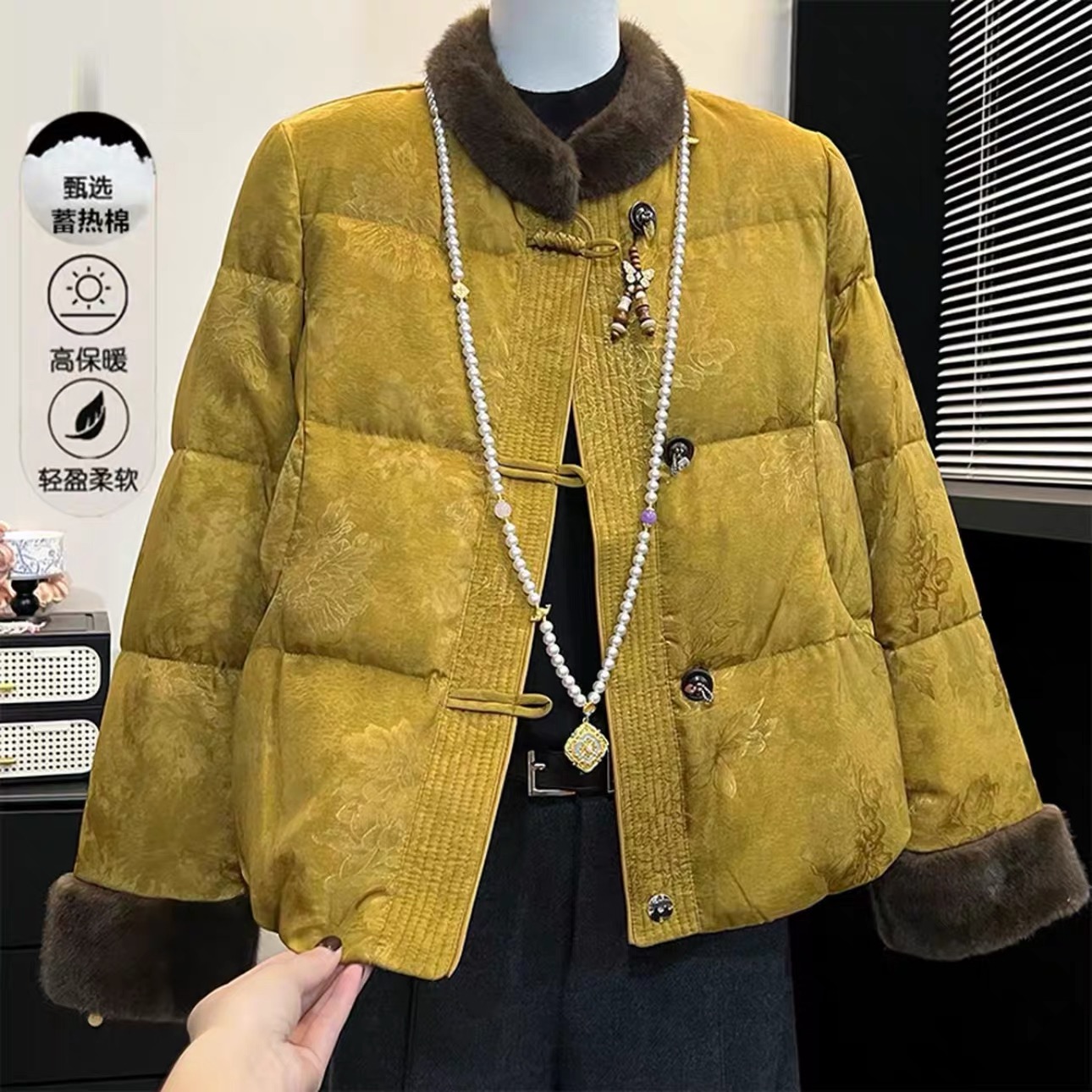 2025冬季新款妈妈装毛领羽绒棉服中老年时尚保暖加厚洋气棉服外套