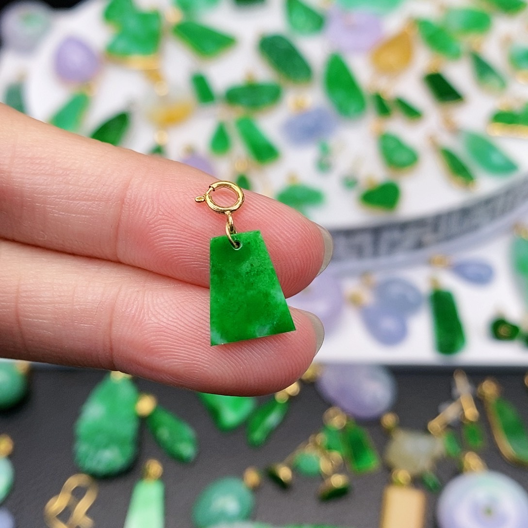 翡翠吊坠(不含链)18K金镶嵌