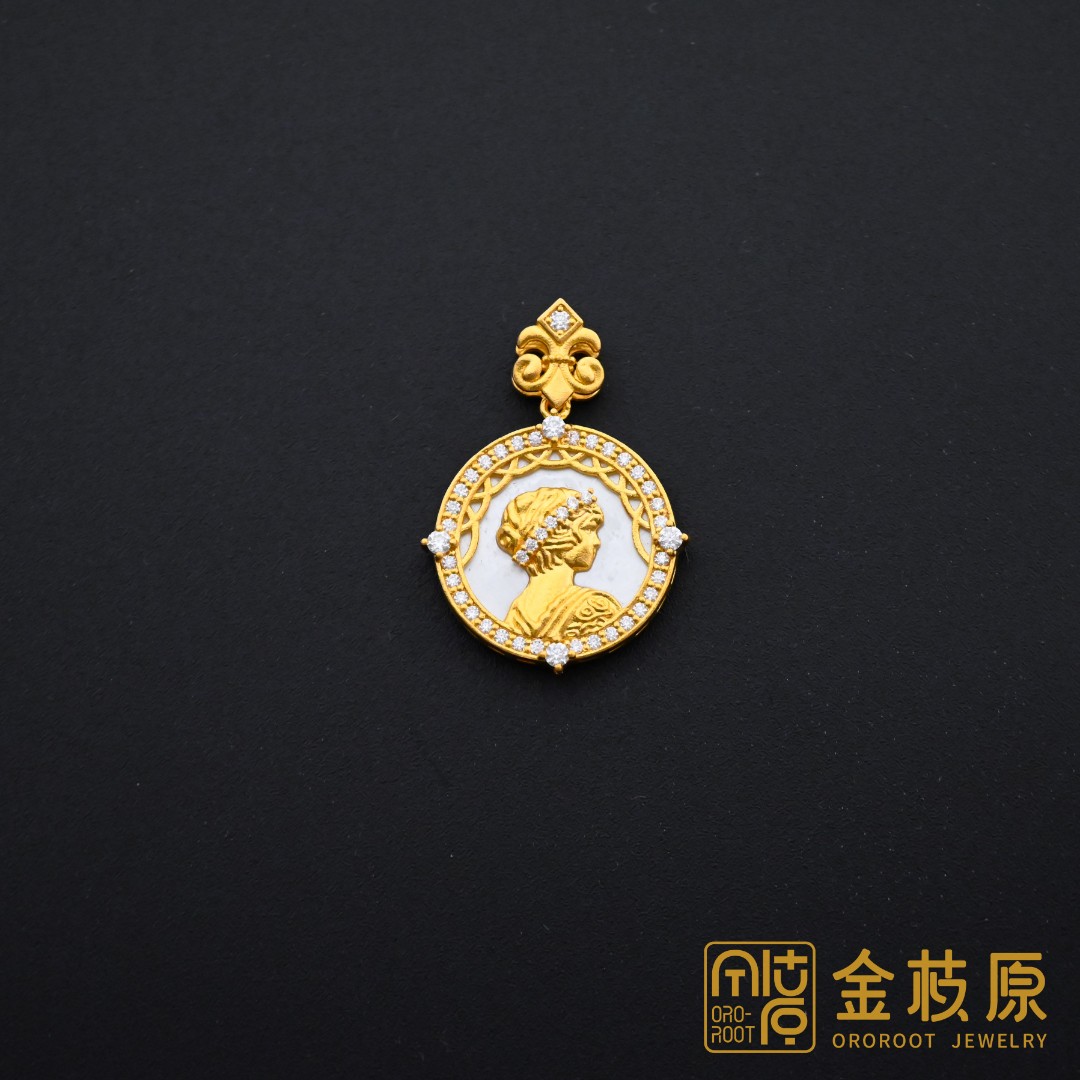金枝原足金999 莫桑白贝女王牌吊坠