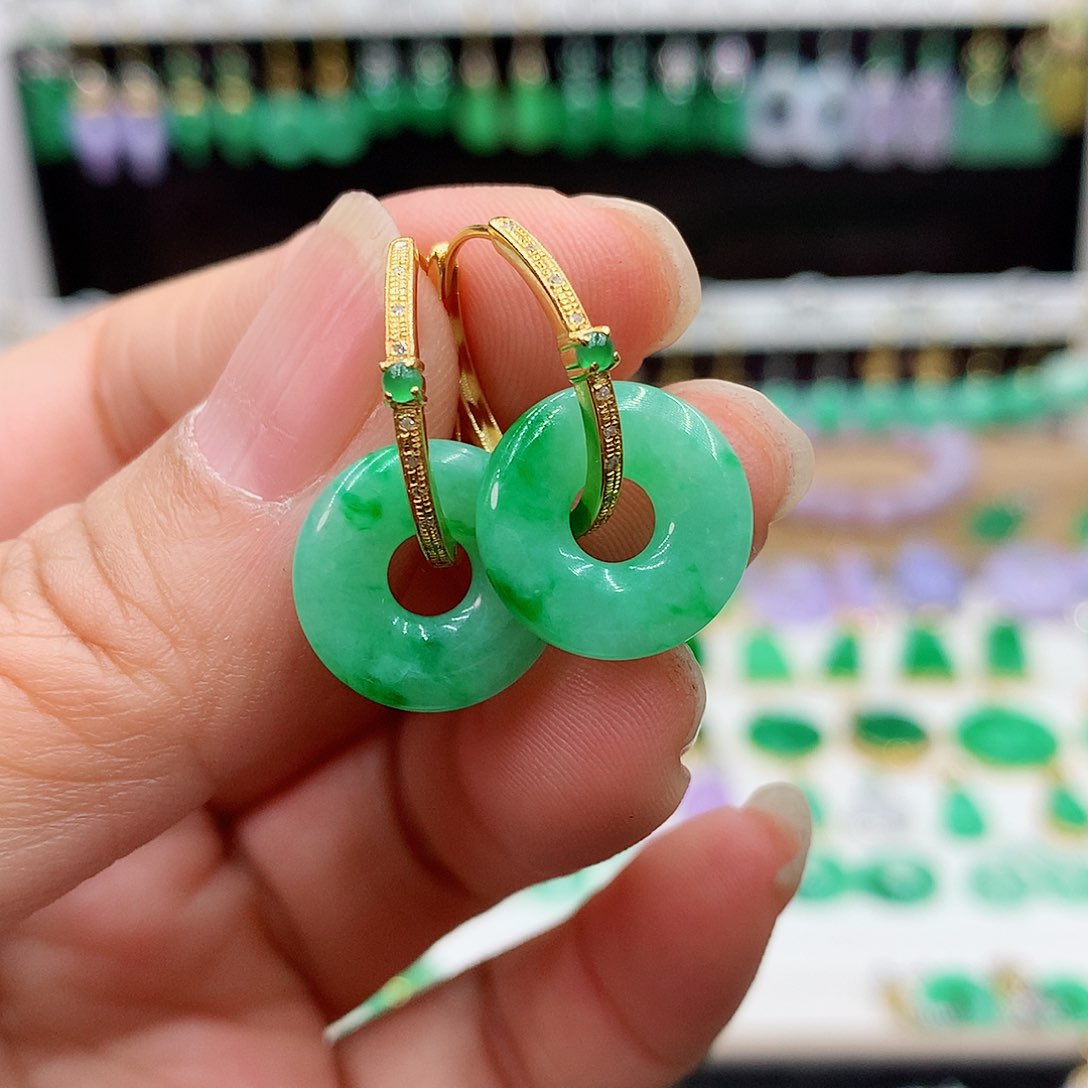 翡翠耳饰18K金镶嵌的