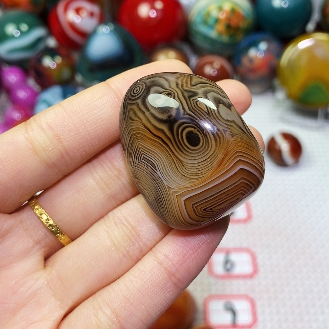 V***V玛瑙/玉髓未镶嵌珠宝奇石