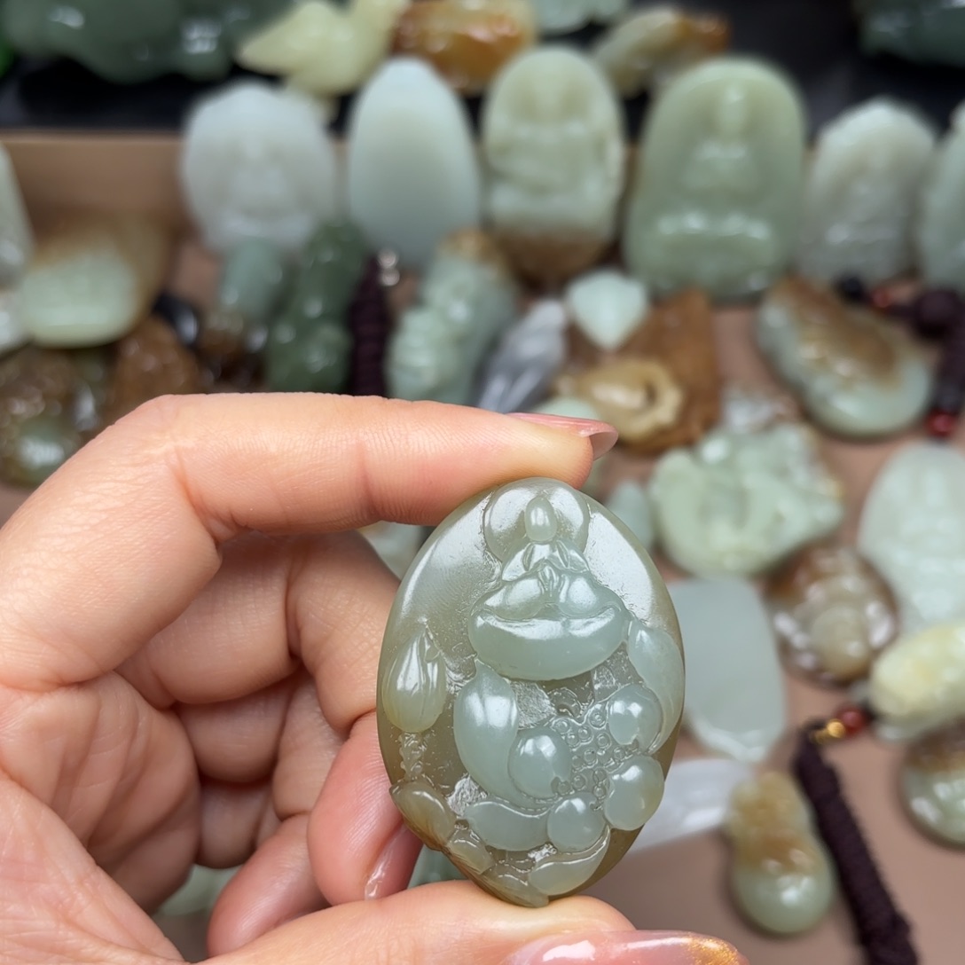 和田玉颈饰未镶嵌