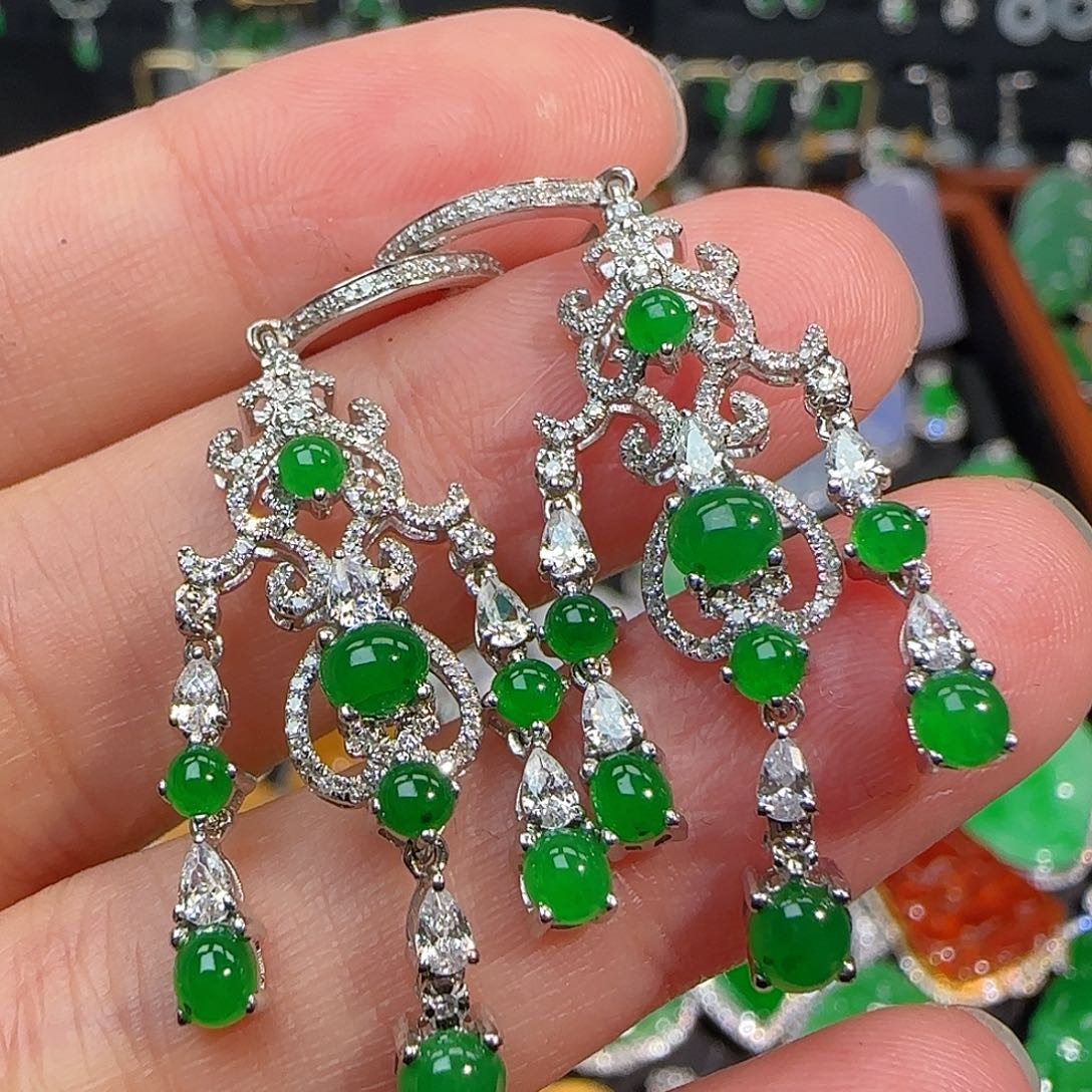 翡翠耳饰18K金镶嵌阳绿蛋面