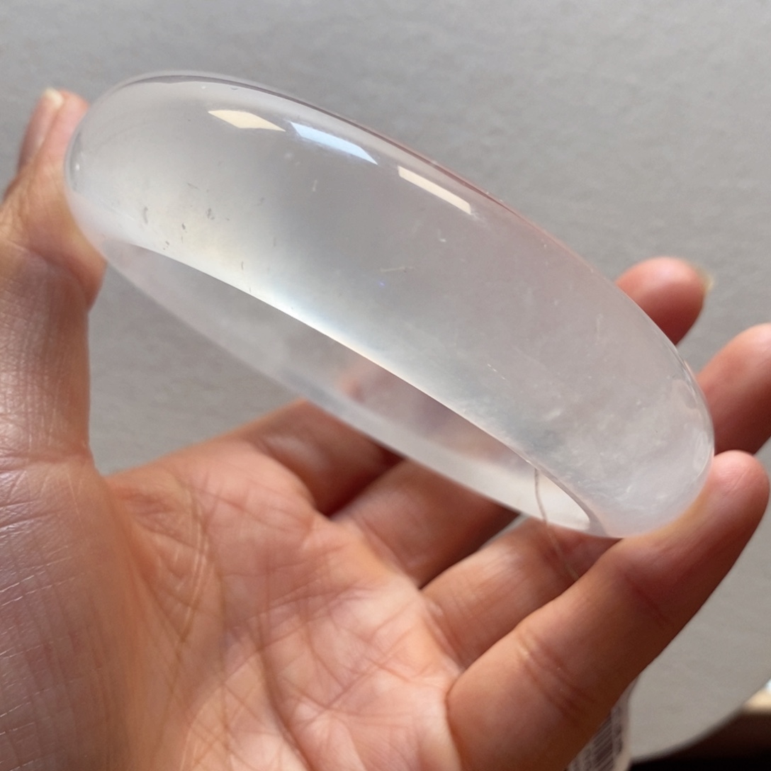 石英质玉手镯未镶嵌