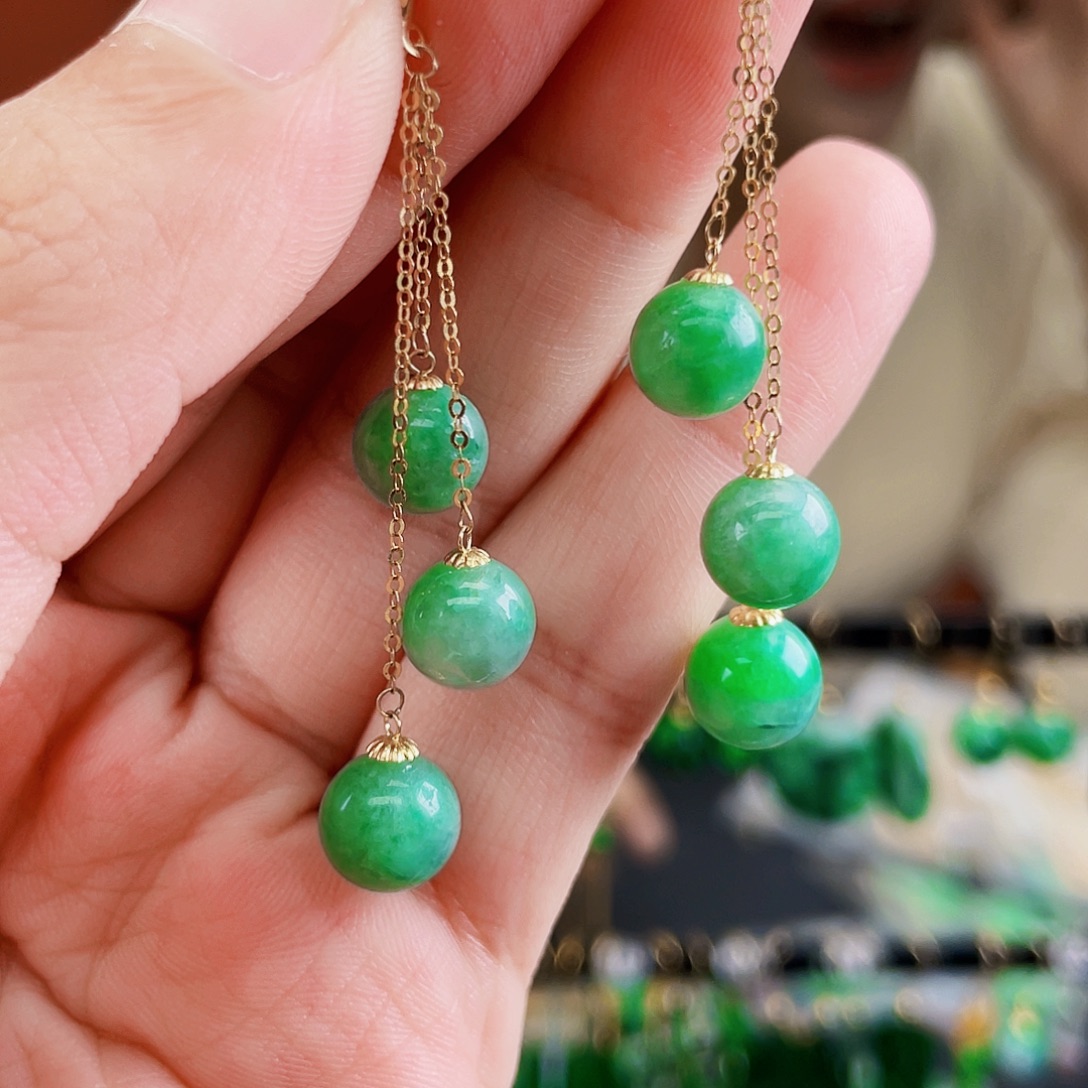 18K金镶嵌翡翠耳饰