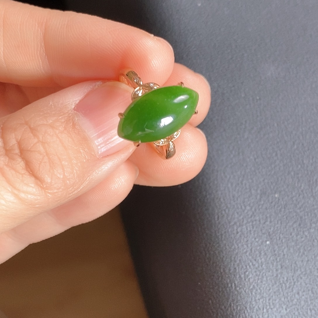 和田玉18K金镶嵌颈饰真*?戒指