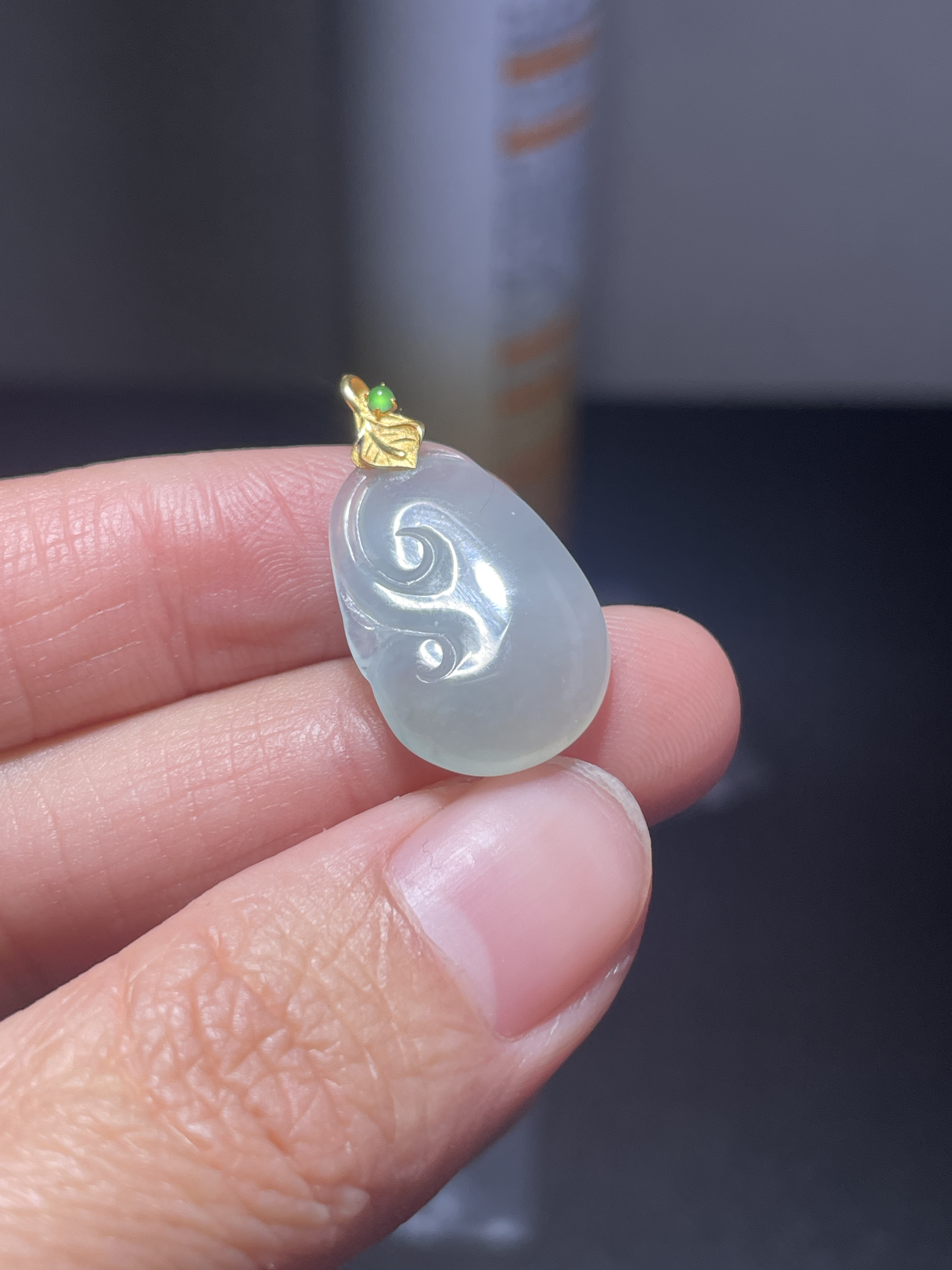 18k金天然a货翡翠吊坠