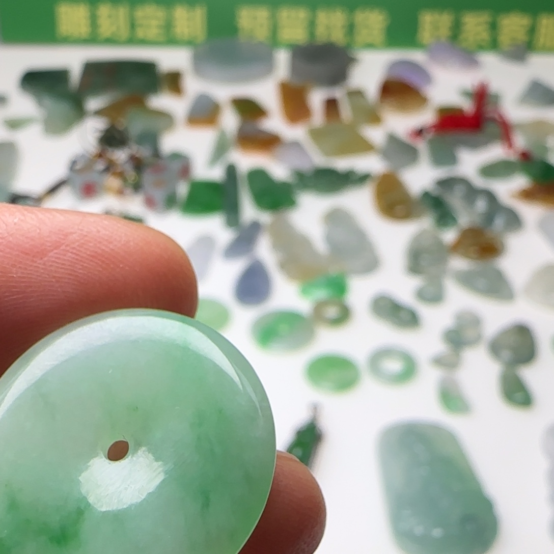 翡翠未镶嵌挂件天然翡翠