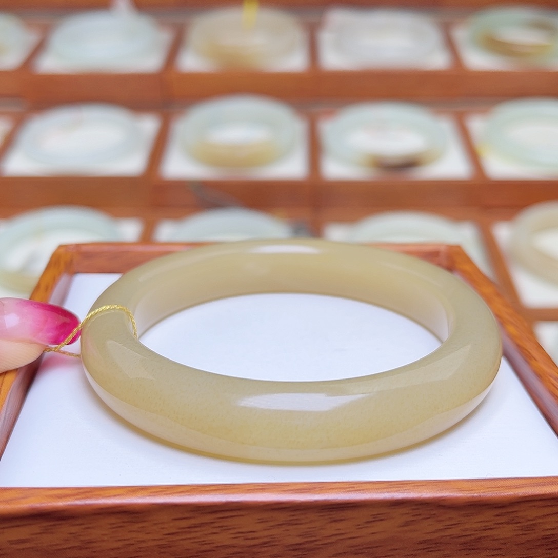 和田玉手镯未镶嵌58.6