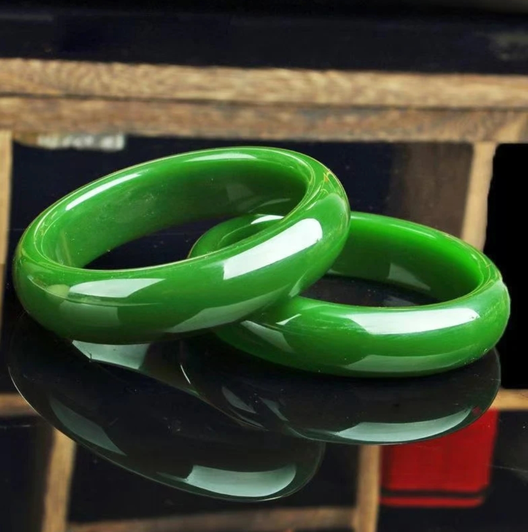 时尚菠菜绿手镯翠绿贵气手镯送妈妈