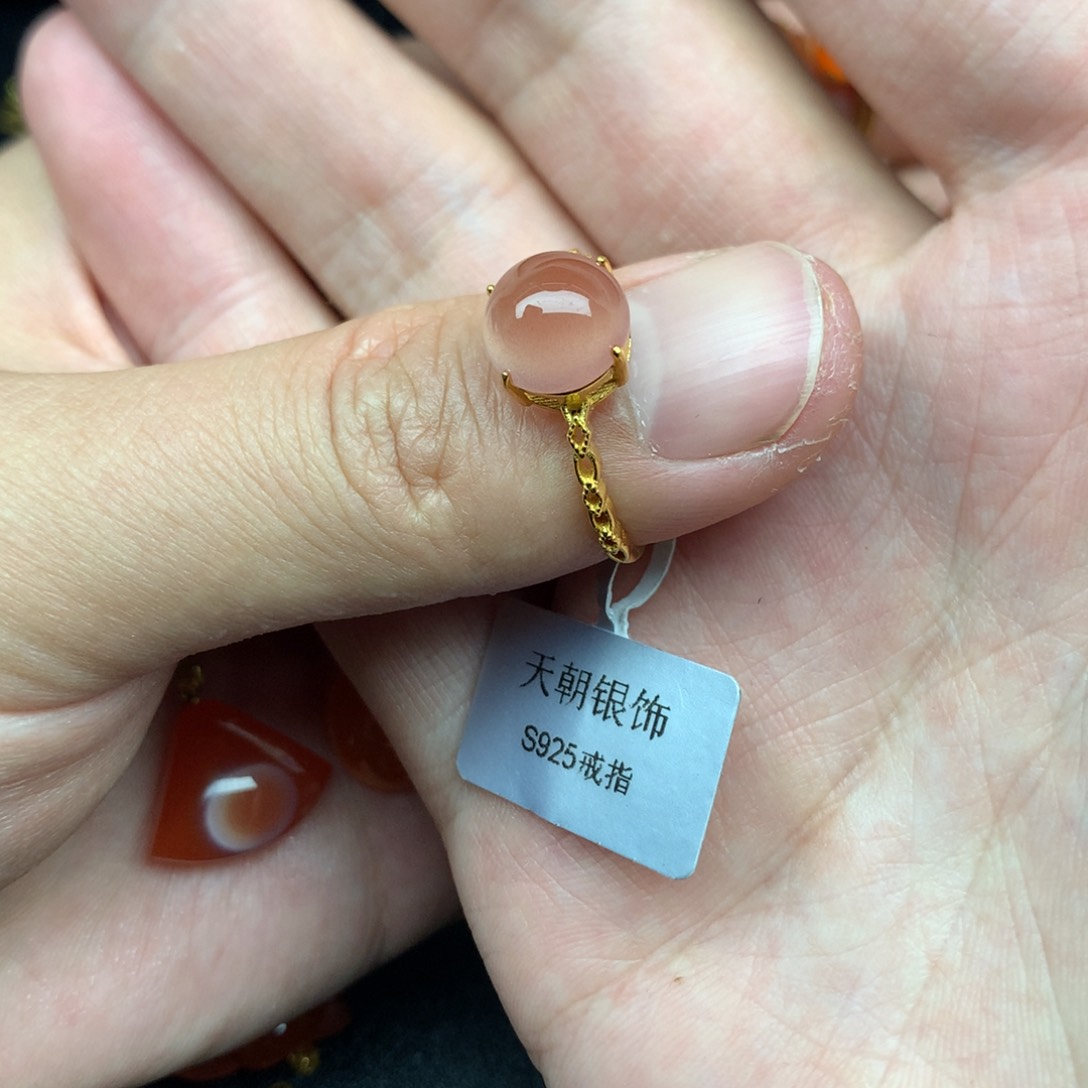 南红玛瑙颈饰未镶嵌