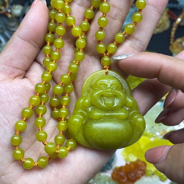 蛇纹石玉未镶嵌颈饰