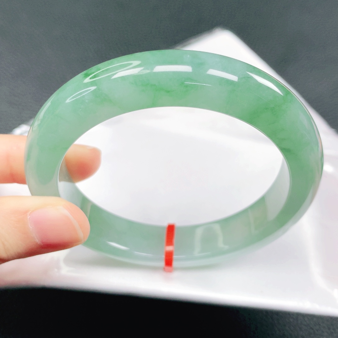 翡翠未镶嵌手镯56圈