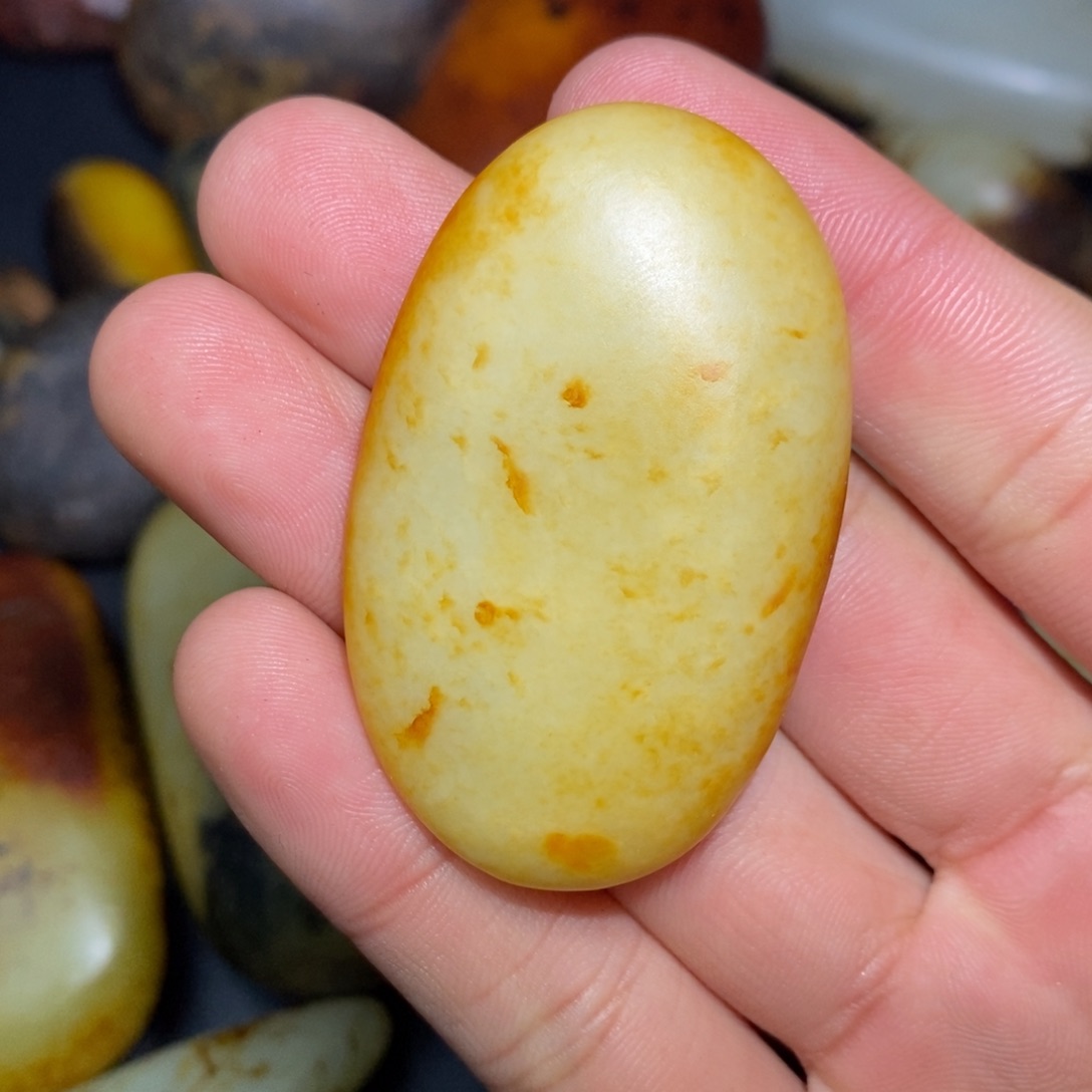 和田玉未镶嵌珠宝奇石