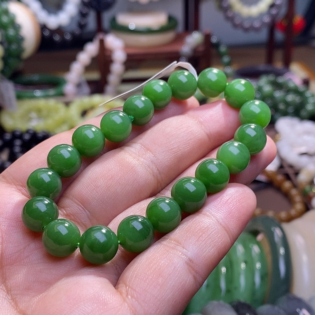 和田玉未镶嵌收藏碧玉俄料七号老矿料辣绿圆珠手串10m