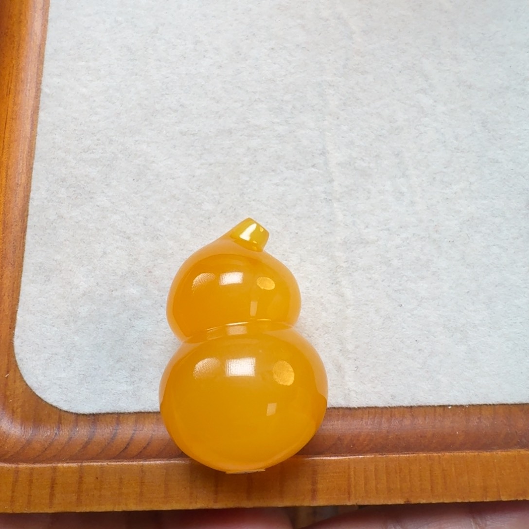 琥珀裸石未镶嵌琥珀