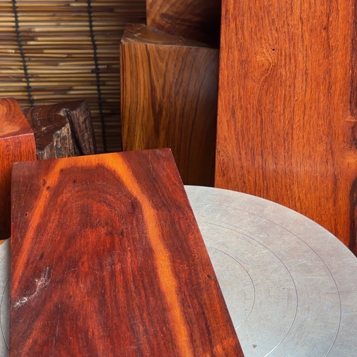 白***阳大叶紫檀（黑酸枝木类）