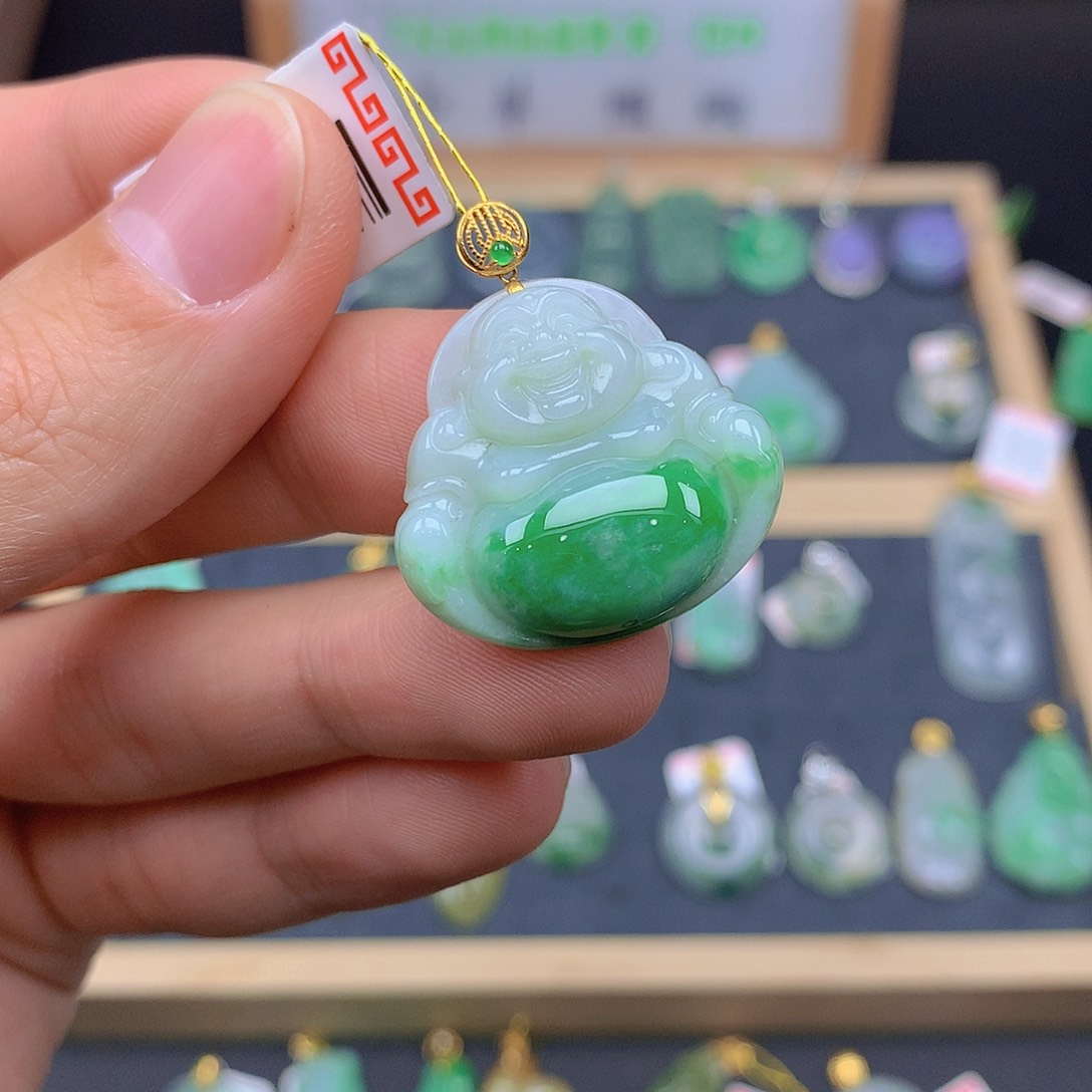 翡翠颈饰18K金镶嵌翡翠