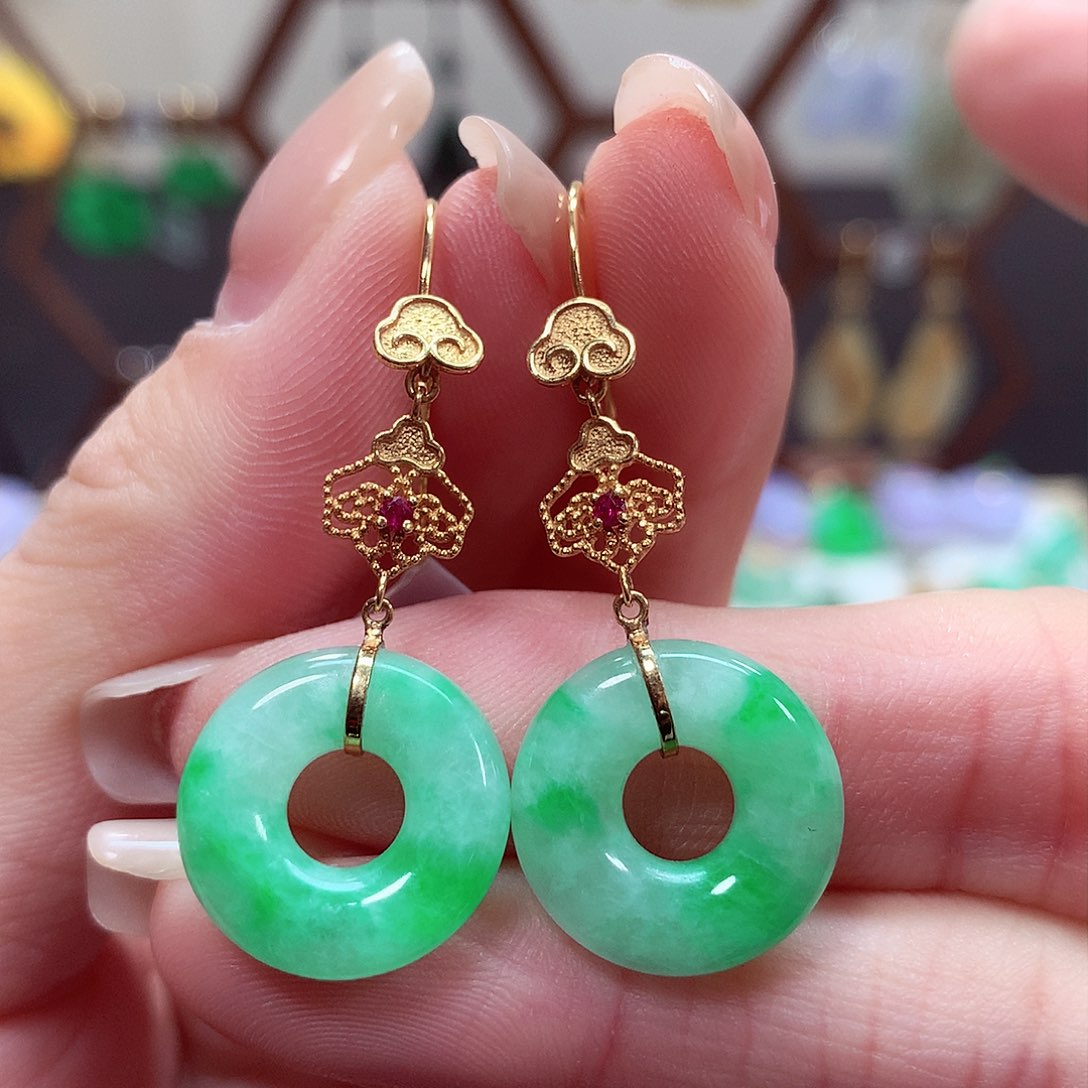 翡翠耳饰18K金镶嵌天然翡翠