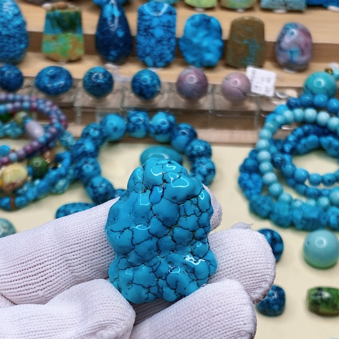 绿松石未镶嵌珠宝奇石