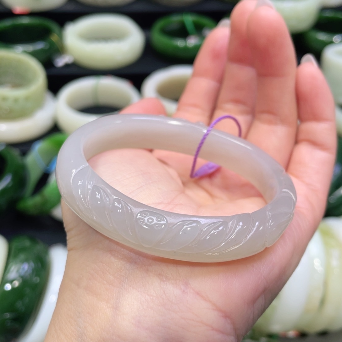 未镶嵌手镯（贵妃镯）和田玉13