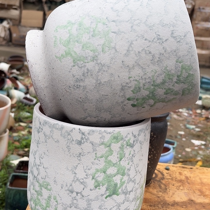 花盆紫砂口20高22。。。。。。。。。。。。。