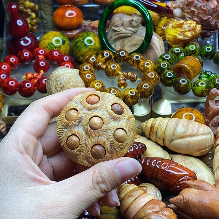 松木琥珀木文玩把件