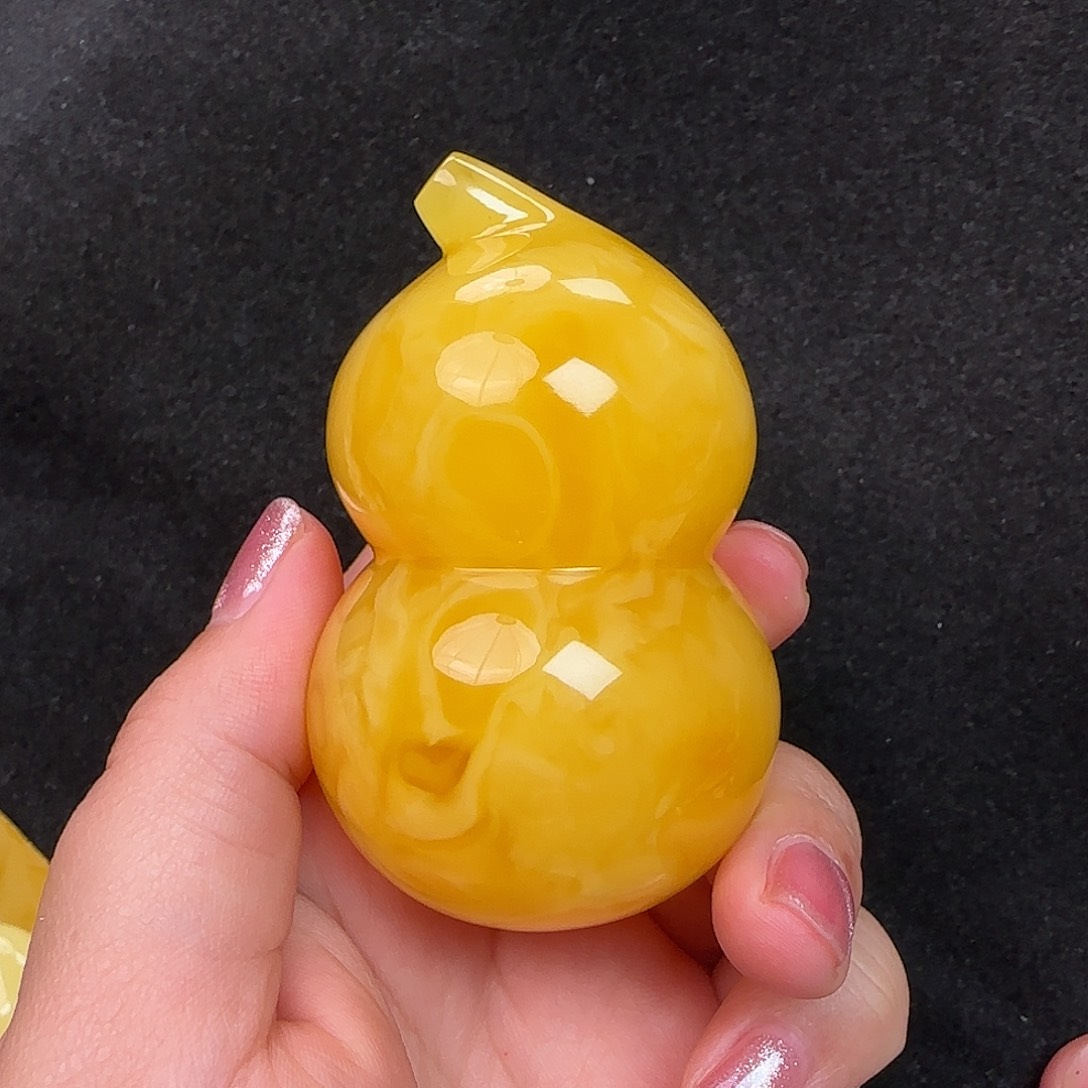蜜蜡未镶嵌珠宝奇石